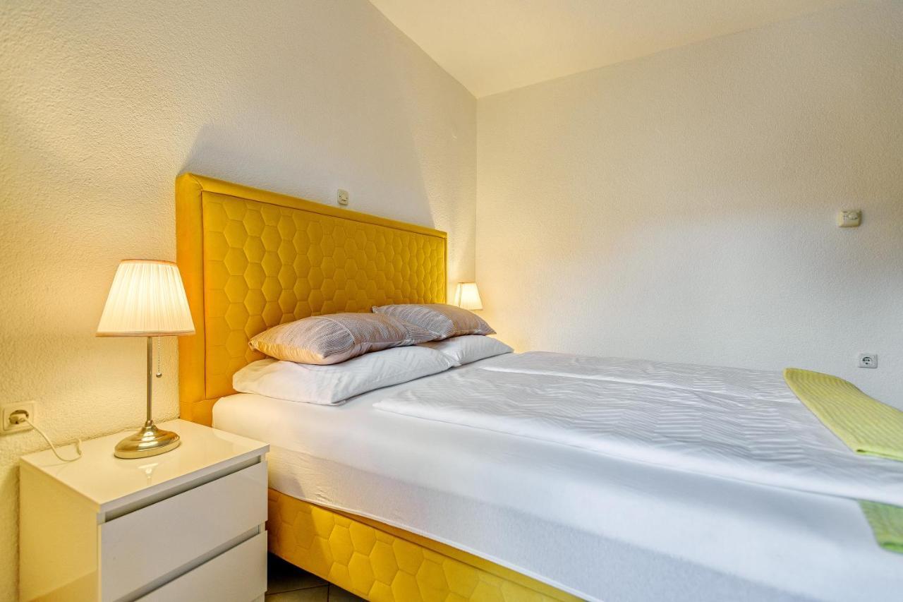 Comfort Apartments In Peaceful Area Zadar - With Garden Exterior foto