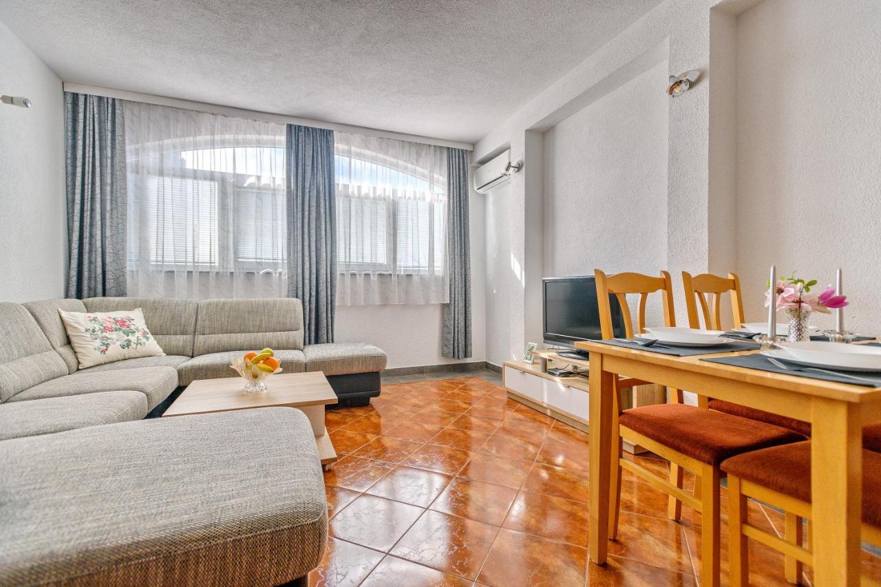 Comfort Apartments In Peaceful Area Zadar - With Garden Exterior foto